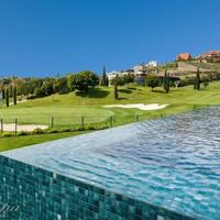 Дом в пригороде в Испании, Андалусия, 1055 кв.м.