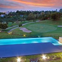 Дом в пригороде в Испании, Андалусия, 1055 кв.м.