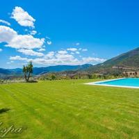 Дом в пригороде в Испании, Андалусия, 1045 кв.м.