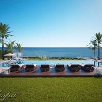 Villa at the first line of the sea / lake, in the suburbs in Spain, Andalucia, 860 sq.m.