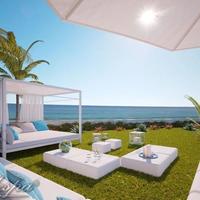 Villa at the first line of the sea / lake, in the suburbs in Spain, Andalucia, 860 sq.m.