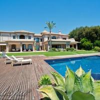 Villa in the suburbs in Spain, Andalucia, 1560 sq.m.