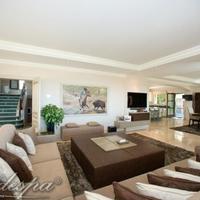 Villa in the suburbs in Spain, Andalucia, 1560 sq.m.