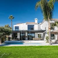 Villa in the suburbs in Spain, Andalucia, 317 sq.m.
