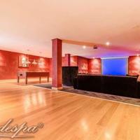 Дом на второй линии моря/озера, в пригороде в Испании, Андалусия, 800 кв.м.