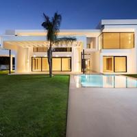 Villa at the second line of the sea / lake, in the suburbs in Spain, Andalucia, 800 sq.m.