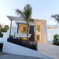 Villa at the second line of the sea / lake, in the suburbs in Spain, Andalucia, 800 sq.m.