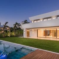 Villa in the suburbs in Spain, Andalucia, 733 sq.m.