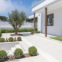 Вилла на второй линии моря/озера, в пригороде в Испании, Каталония, Жирона, 334 кв.м.