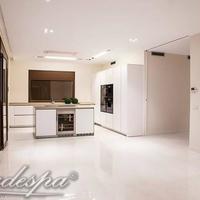 Вилла на второй линии моря/озера, в пригороде в Испании, Каталония, Жирона, 334 кв.м.