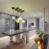 Вилла в центре города, на первой линии моря/озера в Испании, Андалусия, 835 кв.м.