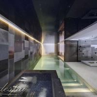 Вилла в центре города, на первой линии моря/озера в Испании, Андалусия, 835 кв.м.