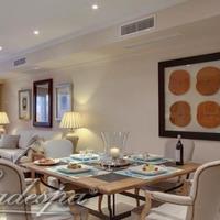 Flat in the suburbs in Spain, Andalucia, 223 sq.m.