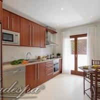 Flat in the suburbs in Spain, Andalucia, 223 sq.m.