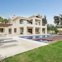 Вилла в пригороде в Испании, Андалусия, 775 кв.м.