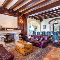 Вилла в центре города, на первой линии моря/озера в Испании, Каталония, Жирона, 600 кв.м.