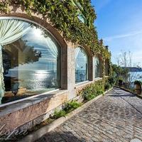 Вилла в центре города, на первой линии моря/озера в Испании, Каталония, Жирона, 600 кв.м.