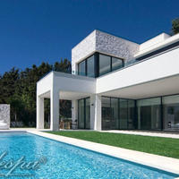 House at the second line of the sea / lake, in the suburbs in Spain, Andalucia, 552 sq.m.