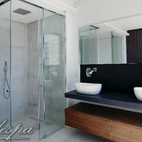 House at the second line of the sea / lake, in the suburbs in Spain, Andalucia, 552 sq.m.