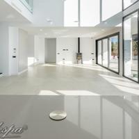 Вилла на второй линии моря/озера, в пригороде в Испании, Андалусия, 445 кв.м.