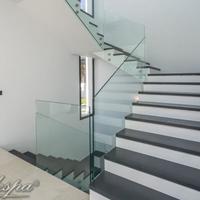 Вилла на второй линии моря/озера, в пригороде в Испании, Андалусия, 445 кв.м.