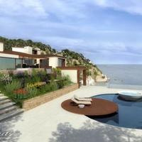 Дом на первой линии моря/озера, в пригороде в Испании, Каталония, Жирона, 900 кв.м.