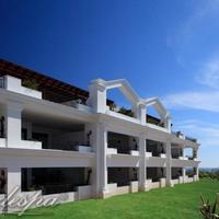 Flat at the first line of the sea / lake, in the suburbs in Spain, Andalucia, 170 sq.m.