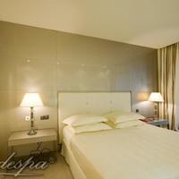 Flat at the first line of the sea / lake, in the suburbs in Spain, Andalucia, 170 sq.m.