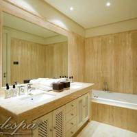 Flat at the first line of the sea / lake, in the suburbs in Spain, Andalucia, 170 sq.m.