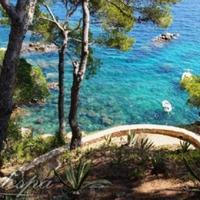 Land plot at the first line of the sea / lake, in the suburbs in Spain, Catalunya, Girona