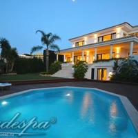 Вилла в пригороде в Испании, Андалусия, 446 кв.м.