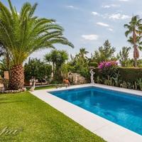 Дом в пригороде в Испании, Андалусия, 340 кв.м.