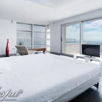 Вилла на второй линии моря/озера в Испании, Каталония, Жирона, 880 кв.м.