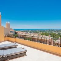 Penthouse in the suburbs in Spain, Andalucia, 180 sq.m.