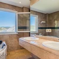 Penthouse in the suburbs in Spain, Andalucia, 180 sq.m.