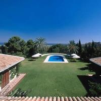 Дом в пригороде в Испании, Андалусия, 2000 кв.м.