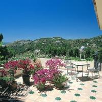 Дом в пригороде в Испании, Андалусия, 2000 кв.м.