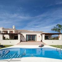 Дом в пригороде в Испании, Андалусия, 946 кв.м.