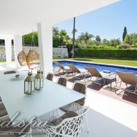 Villa in the suburbs in Spain, Andalucia, 550 sq.m.
