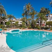 Квартира на первой линии моря/озера, в пригороде в Испании, Андалусия, 114 кв.м.