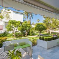 Квартира на первой линии моря/озера, в пригороде в Испании, Андалусия, 114 кв.м.