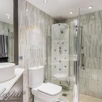 Квартира на первой линии моря/озера, в пригороде в Испании, Андалусия, 114 кв.м.