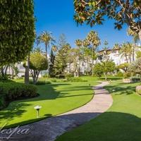 Квартира на первой линии моря/озера, в пригороде в Испании, Андалусия, 114 кв.м.