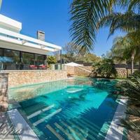 Вилла в пригороде в Испании, Балеарские Острова, Пальма, 320 кв.м.