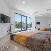 Вилла в пригороде в Испании, Балеарские Острова, Пальма, 320 кв.м.