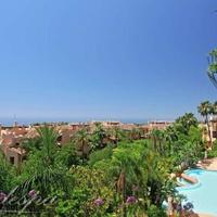 Penthouse in the suburbs in Spain, Andalucia, 214 sq.m.