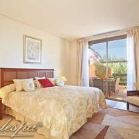 Penthouse in the suburbs in Spain, Andalucia, 214 sq.m.