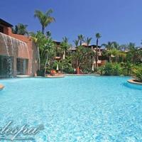 Penthouse in the suburbs in Spain, Andalucia, 214 sq.m.