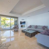 Вилла на первой линии моря/озера, в пригороде в Испании, Валенсия, Аликанте, 722 кв.м.