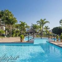 House at the first line of the sea / lake, in the suburbs in Spain, Andalucia, 174 sq.m.